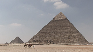 エジプト/ギザ/ピラミッド